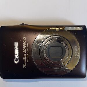 Canon Brown Digital Camera with Charger